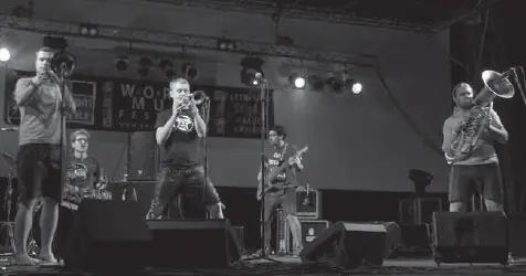 9_Labras_banda2