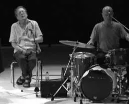 9_nekdo_to_2 Phil Minton a Roger Turner