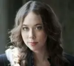 Sarah_Jarosz-Credit-Scott-Simontacchi-2